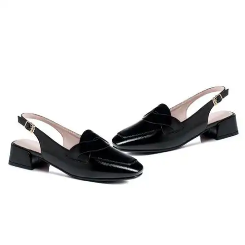 tiauny2020新款中跟包头一字扣凉鞋女夏季方头低跟红色漆皮粗跟后空单