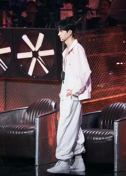 王一博这就是街舞3##王一博所在即舞台