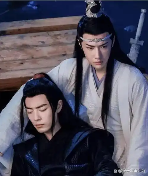 表面风光无限,实则步步惊心,王一博肖战的苦楚,早就被黄渤看穿