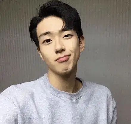 男生头大脸大适合留什么发型