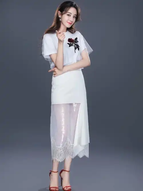 白色甜美小公主 "迪丽热巴" 太美了