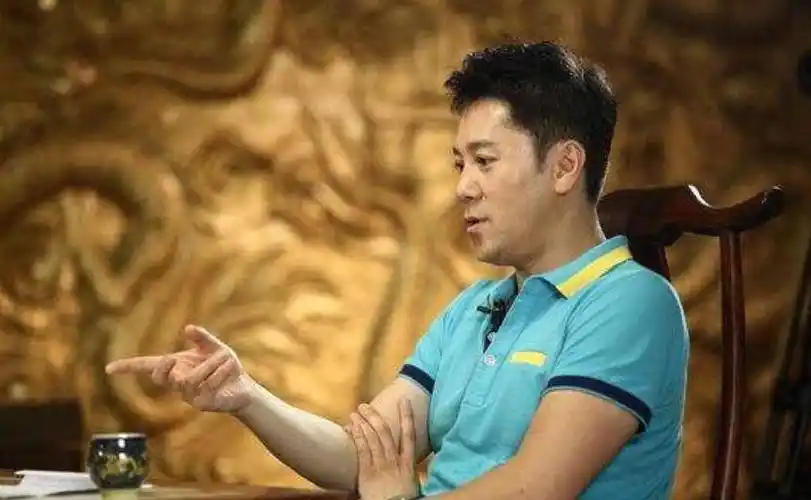 一辈子只唱红两首歌,却点评刘德华唱功不行,网友:谁给的勇气?