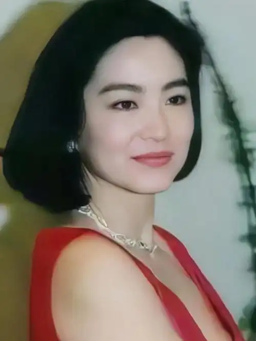 林青霞影坛不朽的传奇,论美貌论演技,她算不算亚洲数一数二呢?