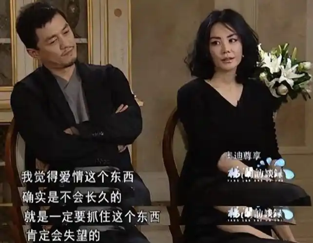 王菲是有多"嫌弃"李亚鹏,镜头面前装都不装了,后来果然离婚了