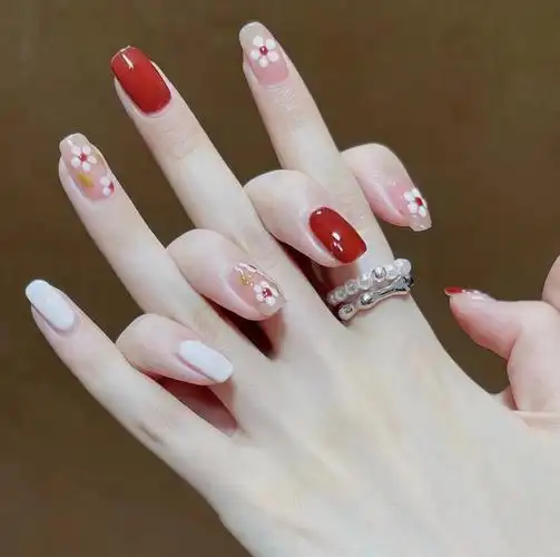 美甲款式图片2022显白夏天,2022最火美甲显白