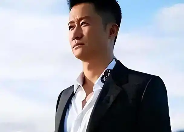 北京时间10月25日下午:娱乐圈传来吴京,周立波和胡洁的消息!