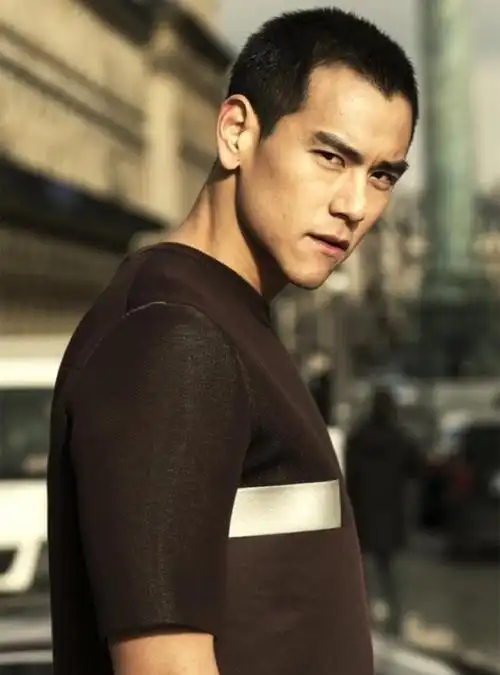 贾乃亮削发明志后首拍写真为何这些男星剪短发更加英姿勃勃