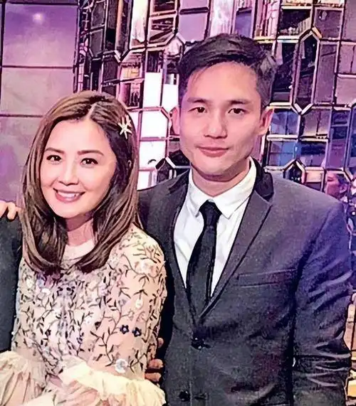 蔡卓妍的前任老公是谁