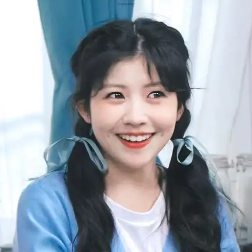 赖美云超话97#赖美云首专出发地平线#卷毛小熊02@赖美云截修|头像