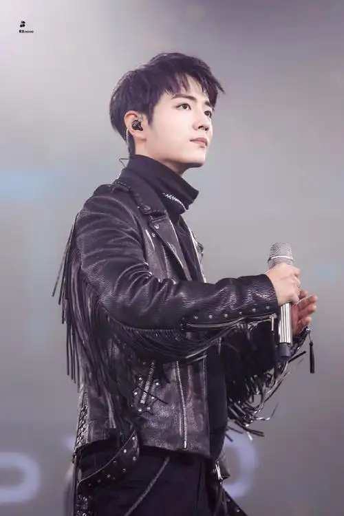 吹爆皮衣战,乱世巨星很霸气了!   真的好酷啊!喜欢舞台战!