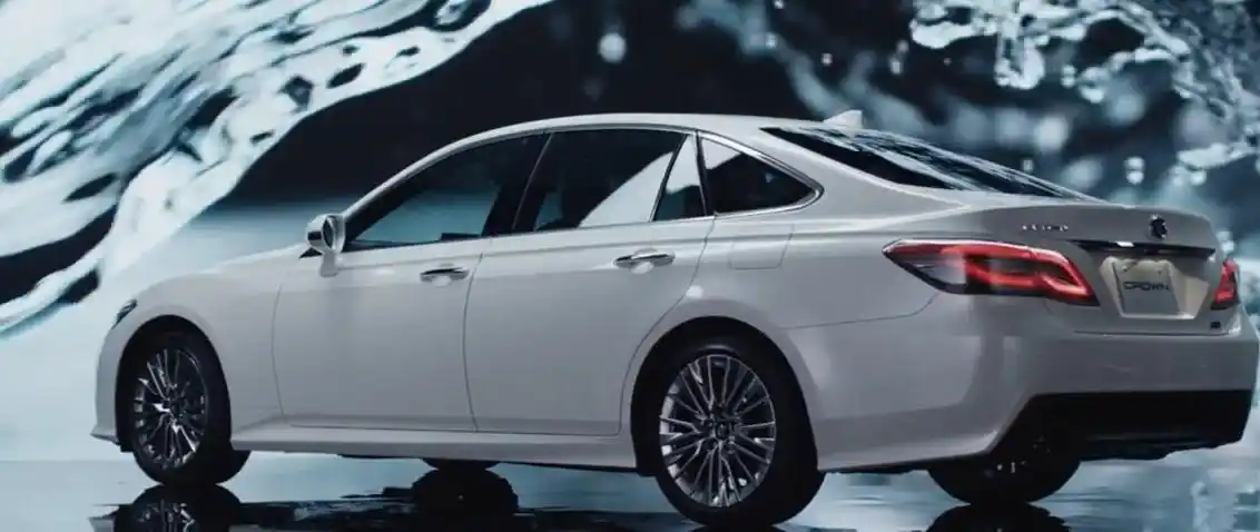 2021款 丰田皇冠,外观非常大气!