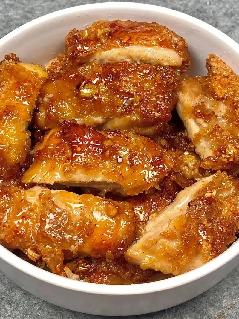 蒜香蜜汁脆皮炸鸡.小朋友巨爱吃的蒜香蜜汁脆皮炸鸡 ,外皮酥脆 - 抖音