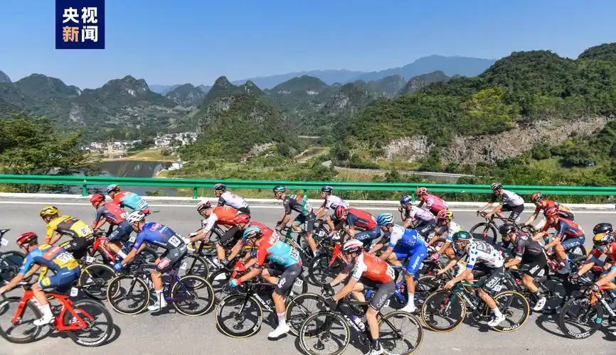 2023环广西公路自行车世界巡回赛 顶尖车手决战桂林"最美赛道"_比赛日