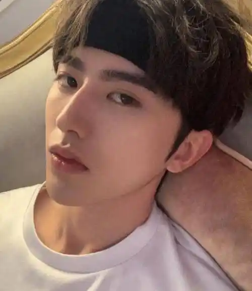 在很多人的印象中,蔡徐坤是一个招黑体质