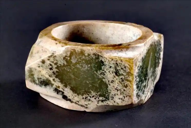 时代特征(下)》刘云辉老师将从以下几个方面详细讲解:1,齐家文化玉琮2