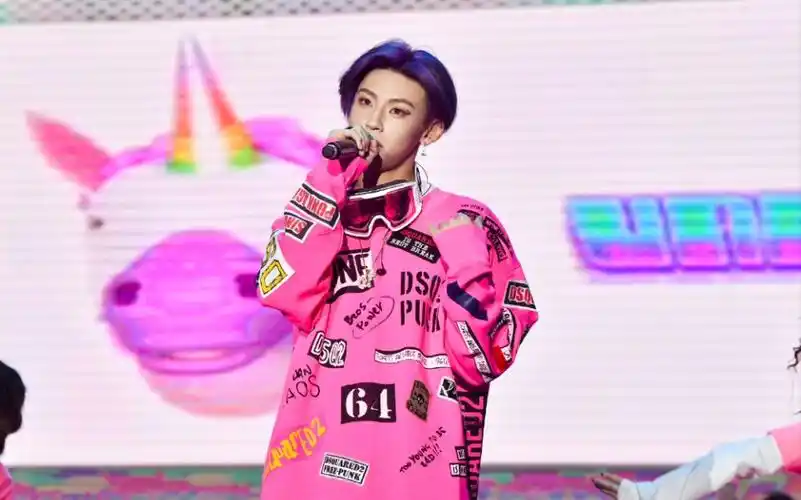 华为p30饭拍小鬼王琳凯unicorn南京520生日音乐会现场