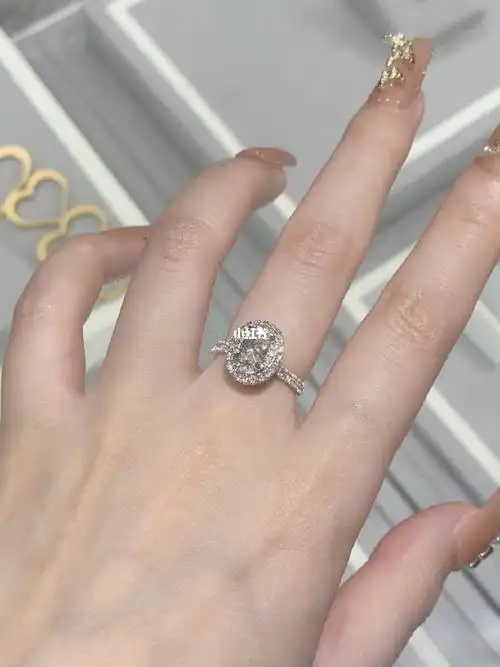 直男选的鸽子蛋钻戒6050分戴出3克拉效果