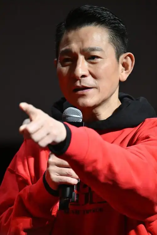 连发两则严正声明涉刘德华演唱会伪造刘德华声音之事