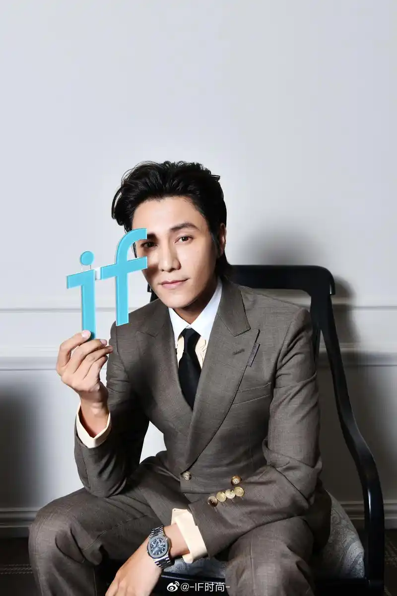 褐色双排扣西服 大背头的英伦绅士帅到大家木有.