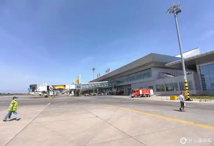 这一程我大意了,原本是用南航随心飞从阿克苏飞乌鲁木齐再转机去伊宁