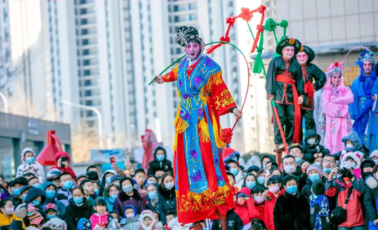 9015西关高跷队2022虎虎生威 如虎添翼#高跷表演 #非物质 - 抖音