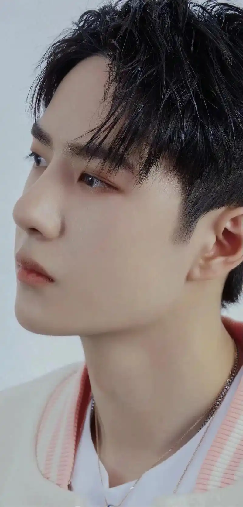 高级脸就要配这首bgm@uniq-王一博 #王一博 #平安喜 - 抖音