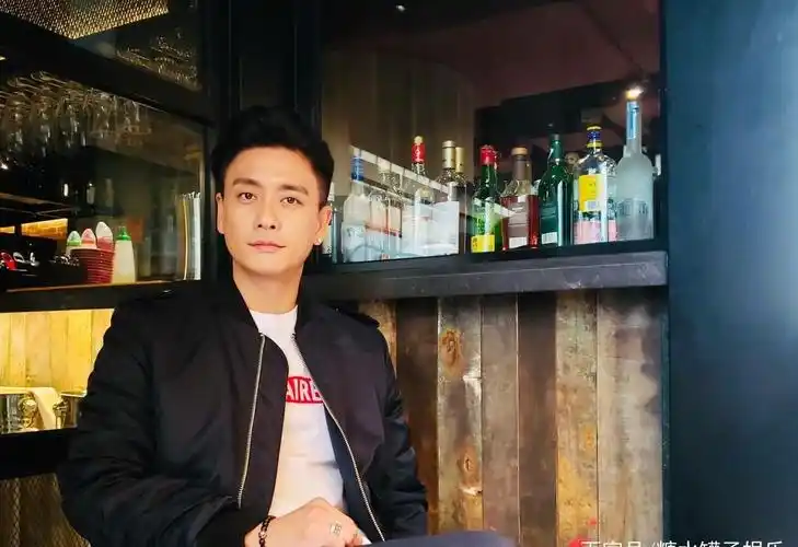 黄宗泽菠萝头,长得帅的人什么发型都好看