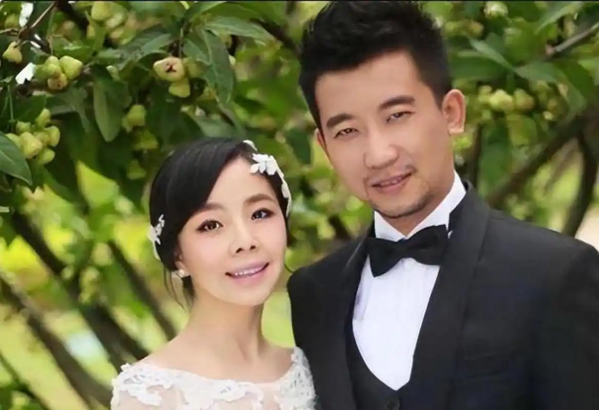 王二妮此时赚的钱,是丈夫的十倍以上!