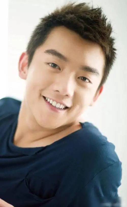 记者问郑恺一天最多能挣多少钱郑恺一天挣7亿引发网友震惊