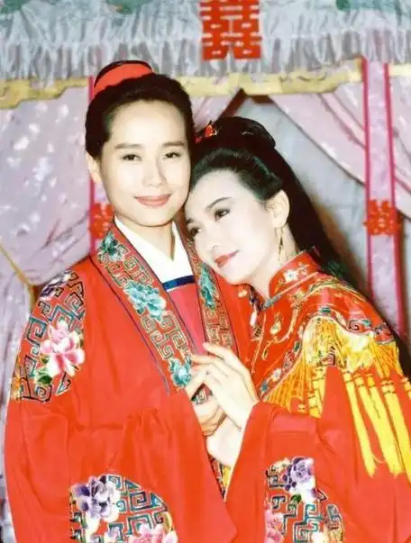 赵雅芝与叶童的老化差异医学干预与自然老化对比