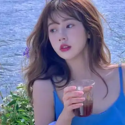 2021简单耐看头像女生高清图片