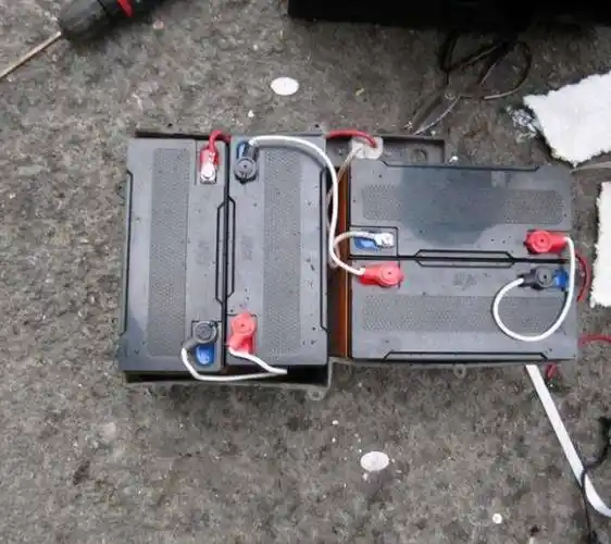 为什么电动车"旧电瓶"成了抢手货?旧电瓶有什么价值?_表哥_回收_维修