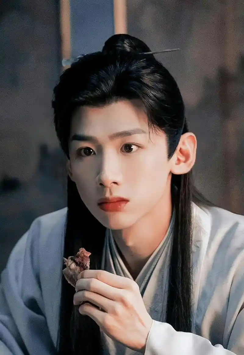 网传宋轶手机相册有白敬亭晒的图片,两人果真是真情侣?