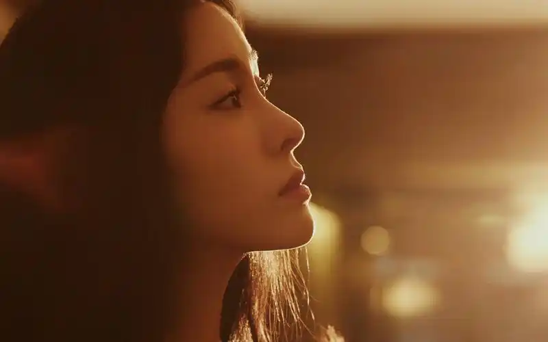 张碧晨红裙性感优雅桌面壁纸