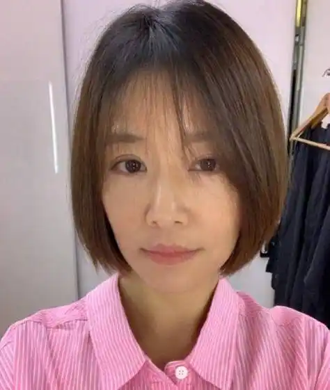 林心如剪短发,发文称是新的开始,可新发型却很显老,像中年大妈_霍建华