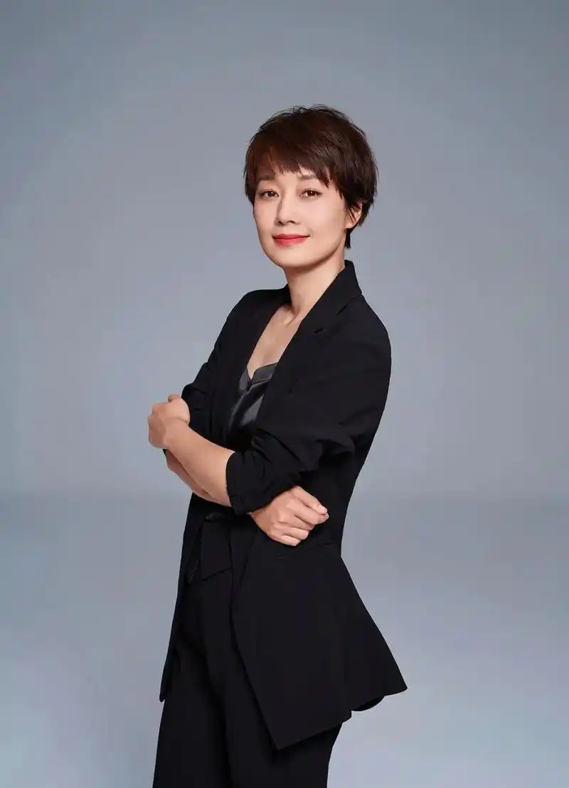 2023年,上海妞马伊琍凭借都市剧《繁华》又火了一把.实力 - 抖音