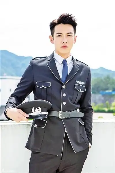 由香港著名导演李惠民执导,柯震东主演的民国传奇电视剧《舞樱