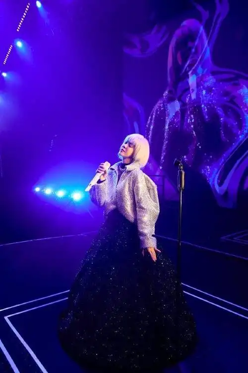 新浪娱乐讯 7月8日,郁可唯2023年巡演演唱会"终身浪漫的开始"上海站于