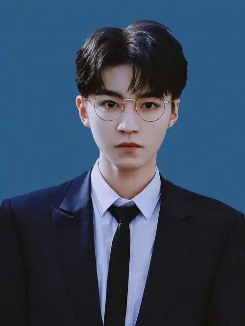 任何一个人没看过王俊凯证件照的