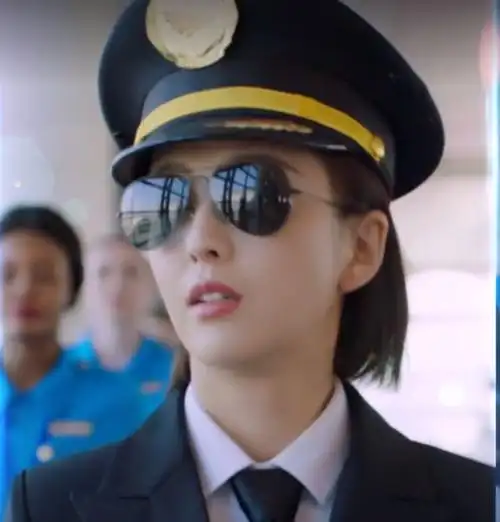 爱的厘米配角给力佟丽娅现吹气式演技肚子上的妊娠纹显眼