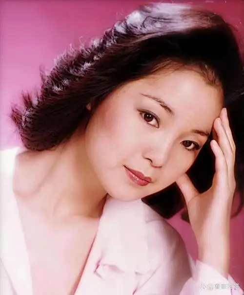 邓丽君与李谷一音乐之花的双面绽放