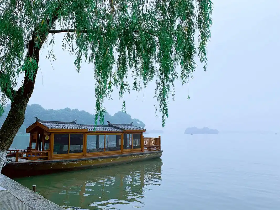 杭州西湖风景优美