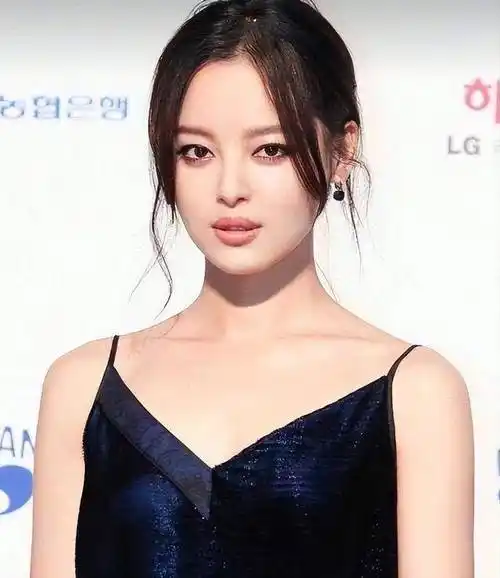 男看鼻女看嘴5位厚嘴唇女星初看不习惯越看越喜欢