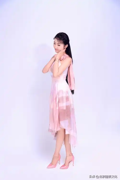 原创甜歌天后任妙音惊艳这个夏天的浪漫新歌爱情海全网甜蜜发行