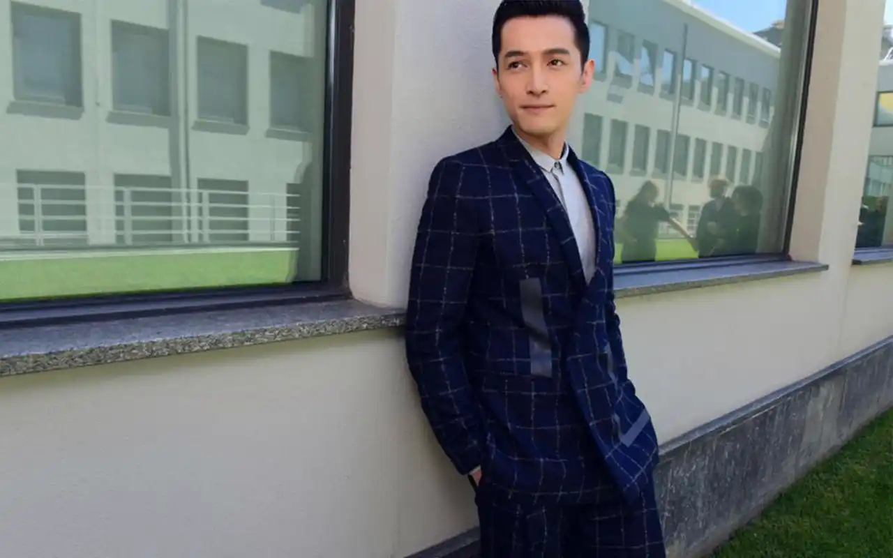 魅力男神胡歌时尚杂志写真桌面壁纸下载