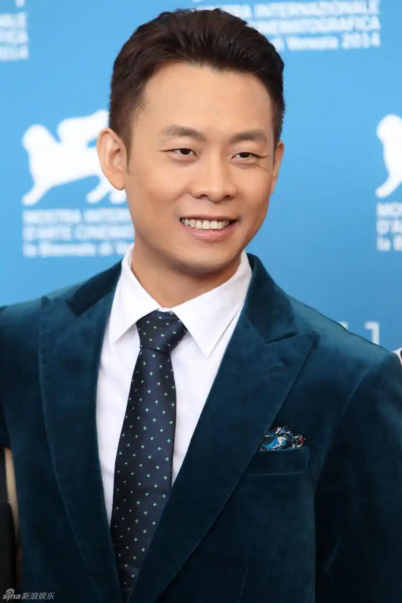 张译国际影展首秀幽默亲爱的演土豪