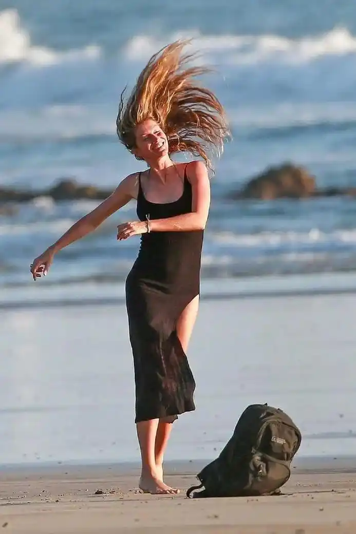 壹周潮话题 | 霉霉事件真相大白,给武汉医生加油的贝拉太有爱!