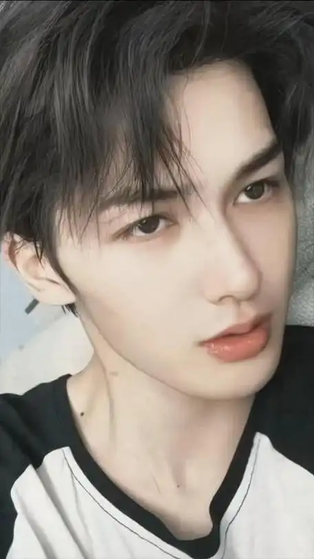 看到朱正廷这个行为我觉得还是挺暖心的……_手机新浪网