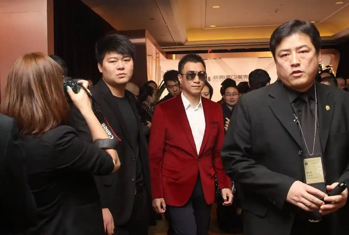 霍启刚带两个兄弟同框 霍家三兄弟罕见同框,霍启刚,霍启山,霍启仁