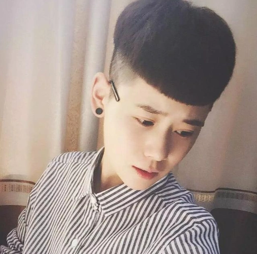 时尚男生发型一:锅盖头